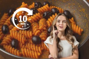 pasta ai peperoni e robiola sullo sfondo, ragazza che lo indica e simbolo timer "10 minuti" in primo piano