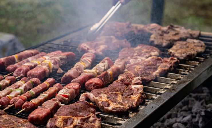 carne sulla griglia