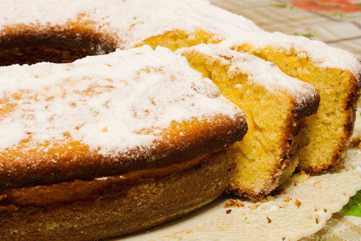 dolce con zucchero a velo