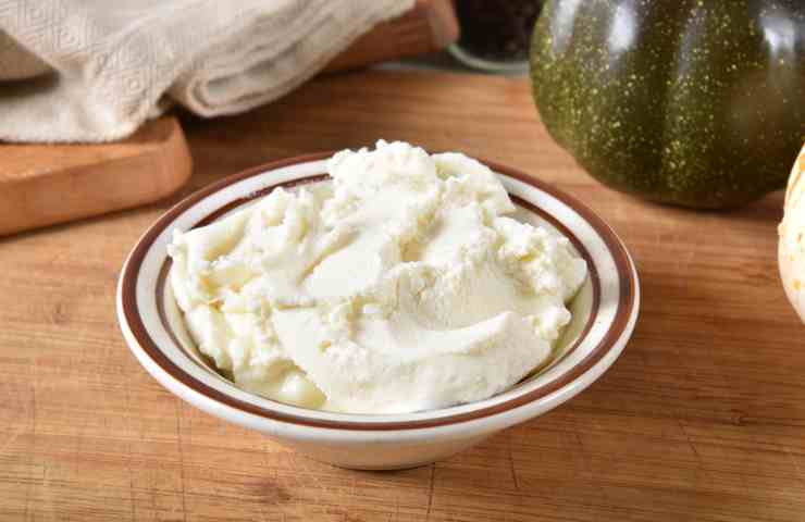 ricotta in un piatto