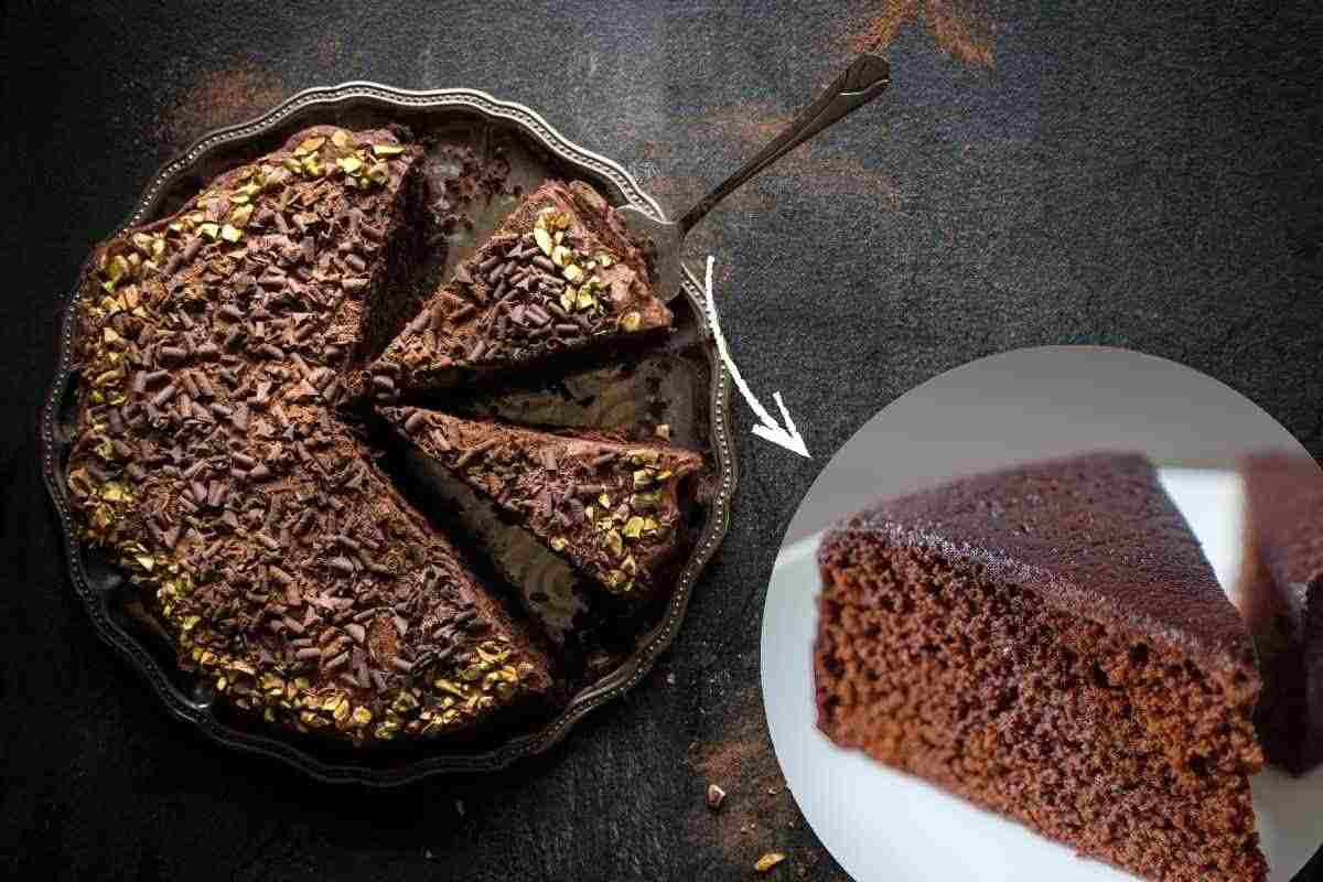 fetta di torta cioccolatosa