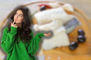 baccalà con olive nere e donna che pensa