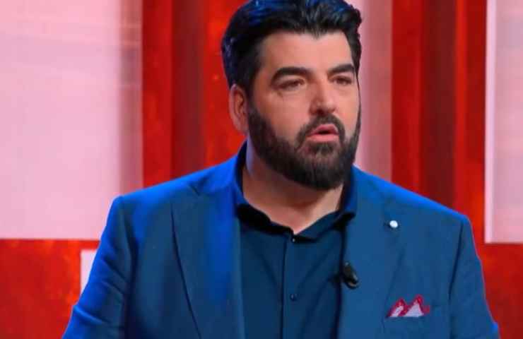 cannavacciuolo con giacca blu