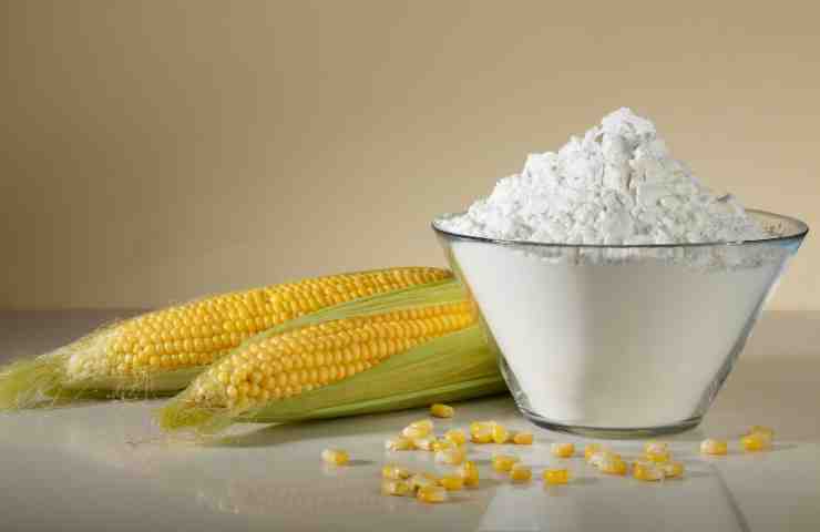 amido di mais in un contenitore