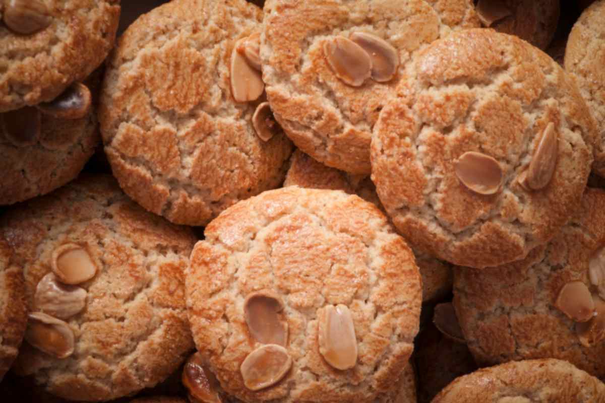 biscotti alle mandorle dorati