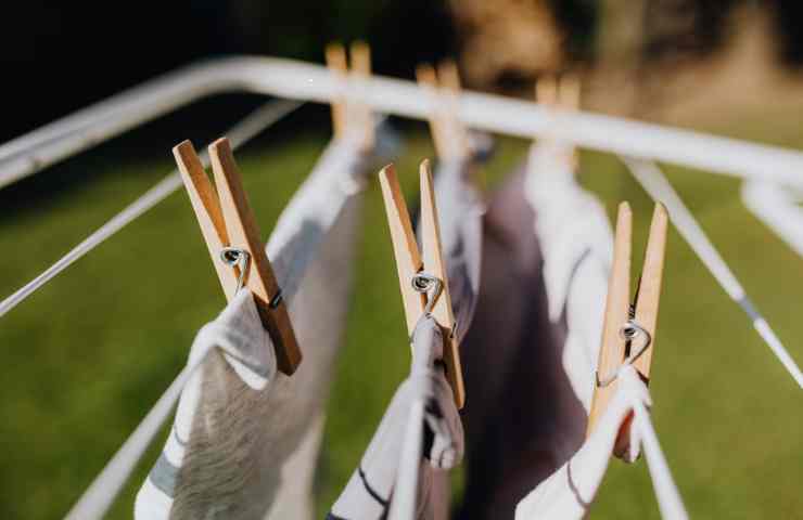 bucato steso in balcone