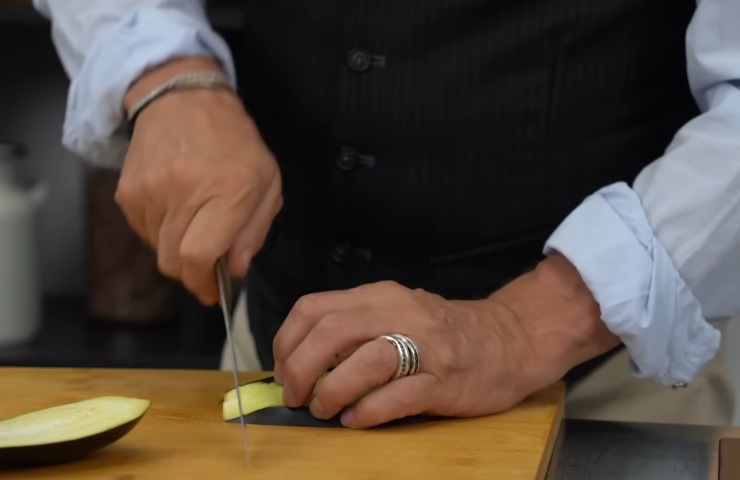 barbieri taglia le melanzane