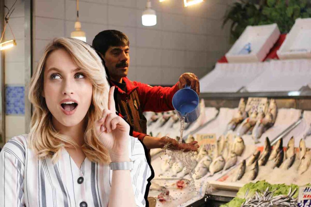 donna fa la spesa in pescheria