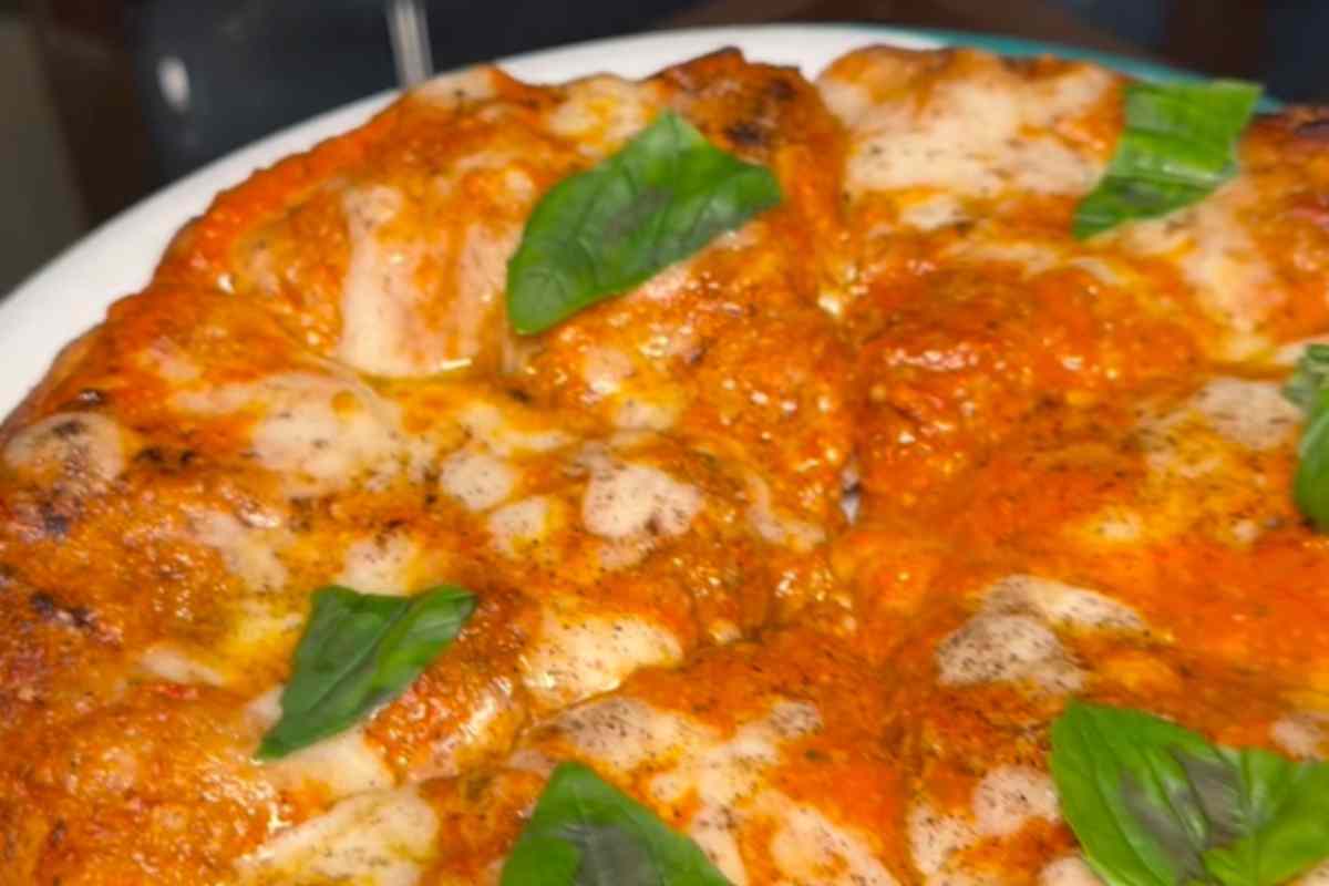 pizza provola e pepe pizzeria la bolla