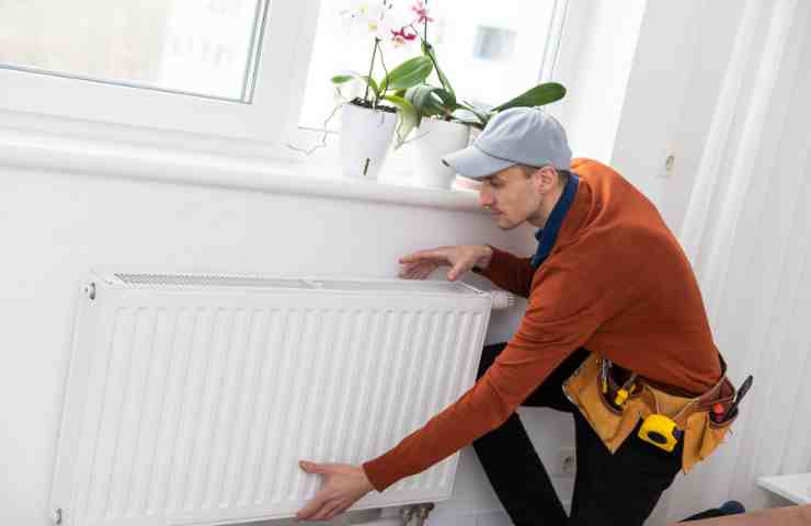 tecnico dei termosifoni