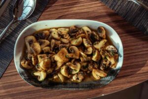 pirofila con funghi trifolati