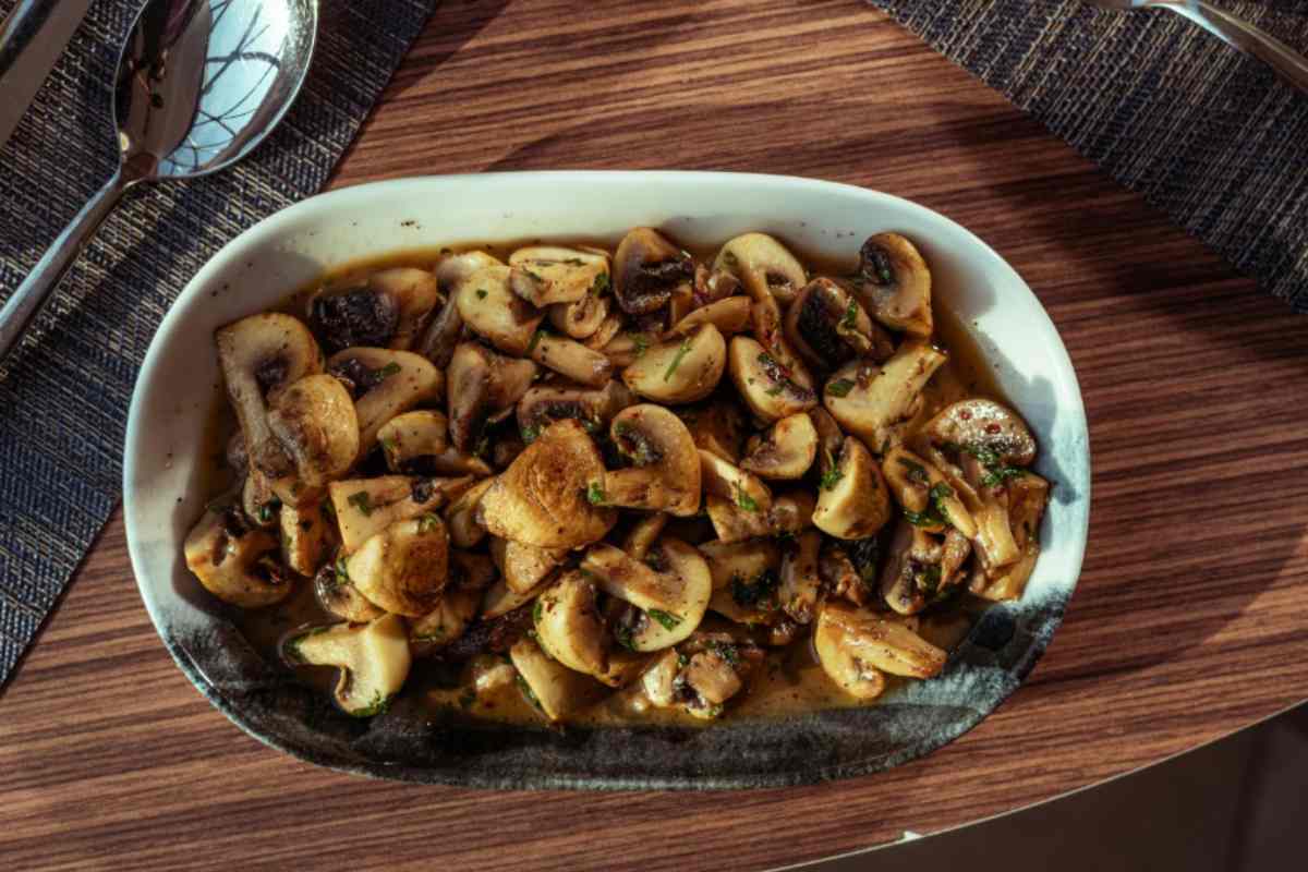 pirofila con funghi trifolati