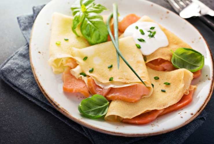 crepes salate farcite con salmone